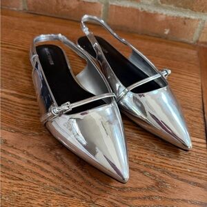 Brand New in Box Marc Fisher Elelyn Metallic Silver Flats 9.5